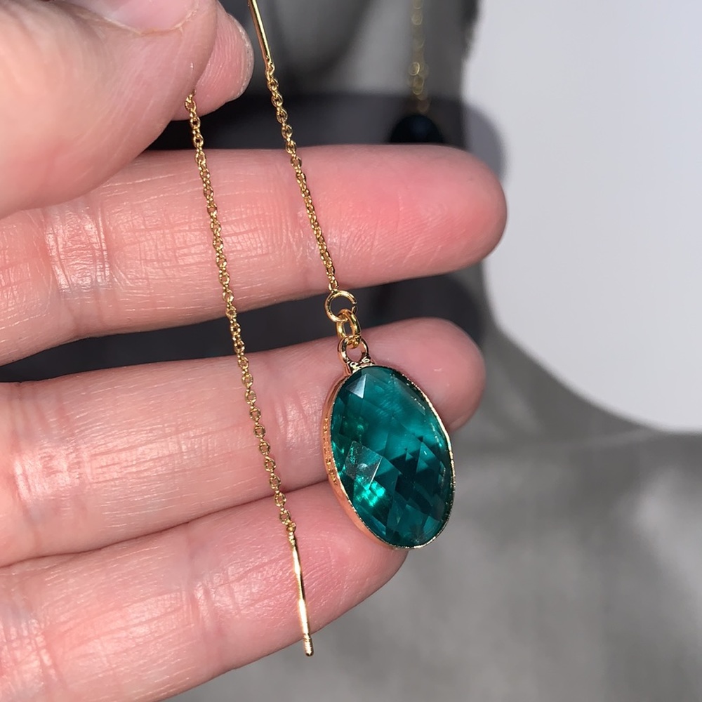 December Birthstone on 18k Gold Threaded Dangling Earrings - Picture 5 of 12